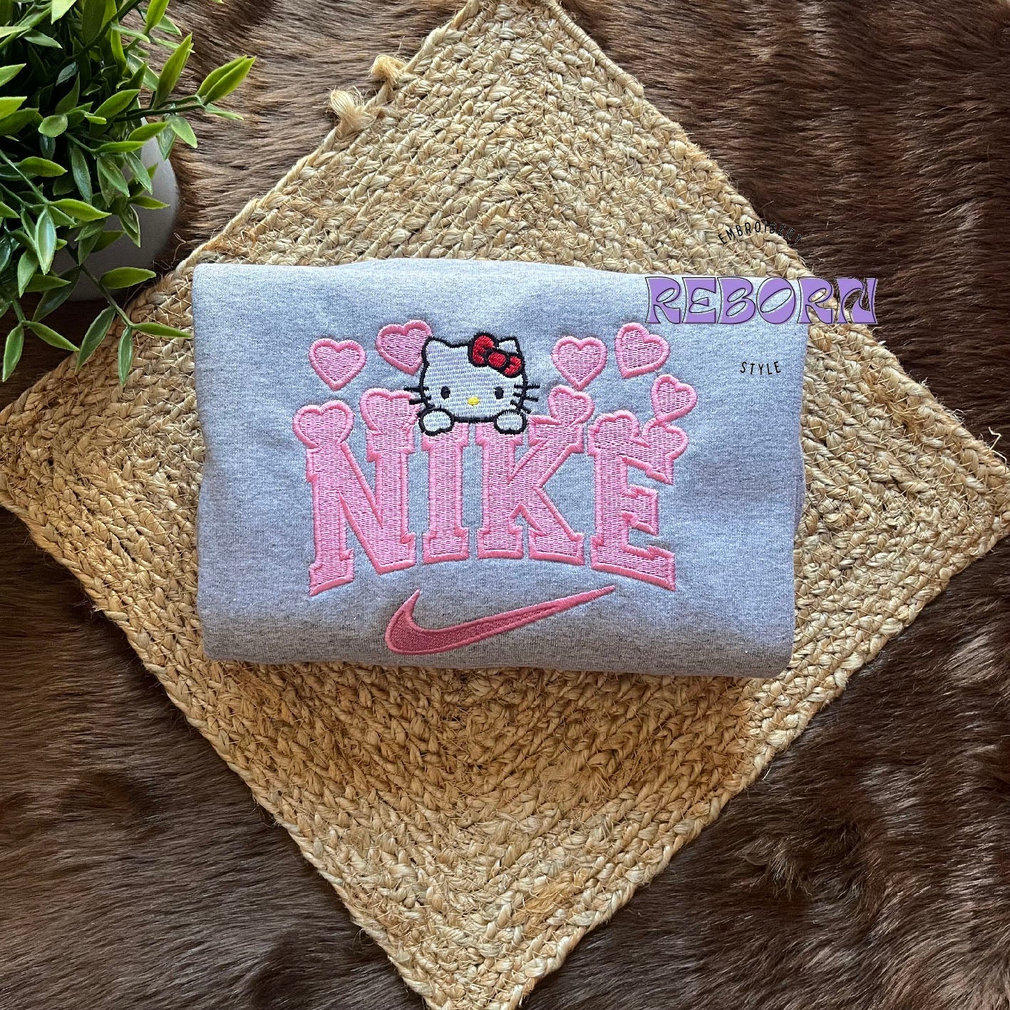 Hello Kitty embroidered T-shirt