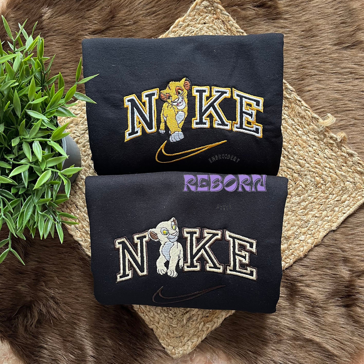 Pack of embroidered Simba and Nala sweatshirts