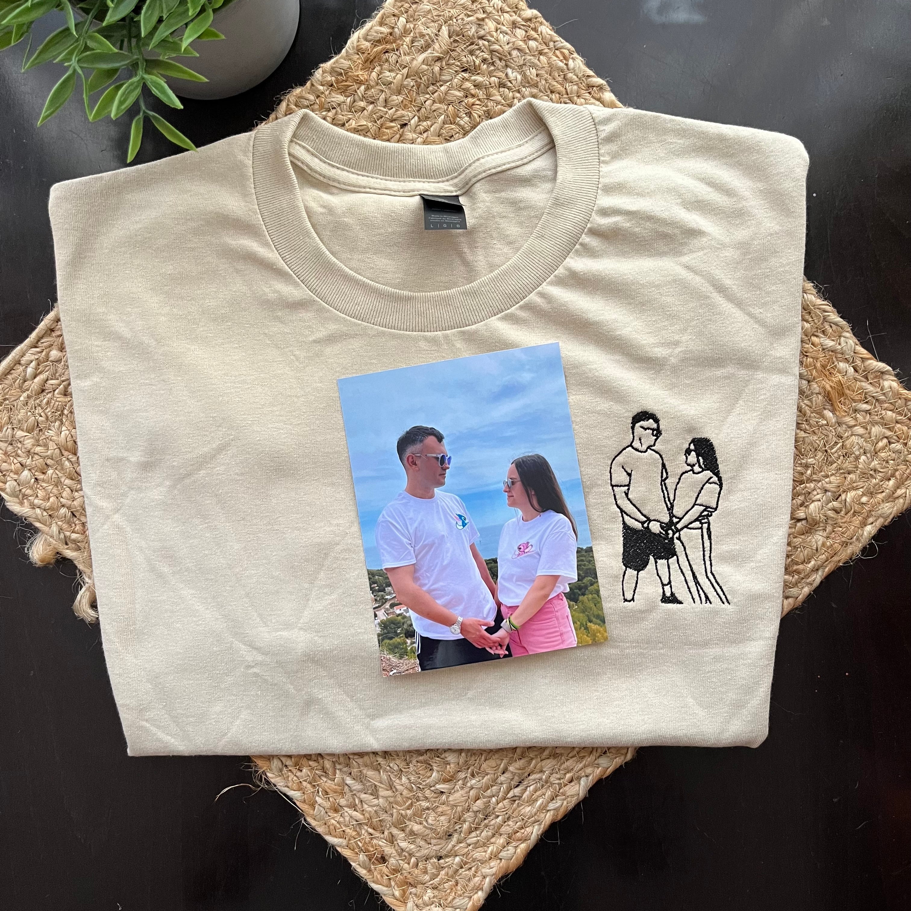 Camiseta con silueta personalizada sale