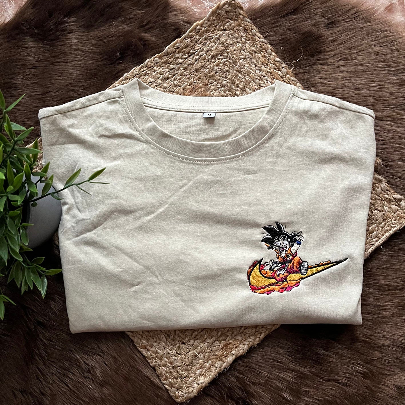 Camiseta Bordada Goku nube